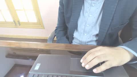 lover online show from 13, 10, 2025