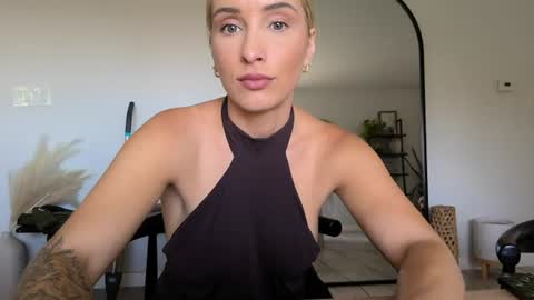 Snapshot of princesspresley1999 chatting on 1, 7, 2026 Presleys69 online show from 1, 7, 2026