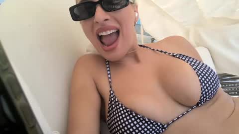 Snapshot of princesspresley1999 chatting on 18, 7, 2026 Presleys69 online show from 18, 7, 2026