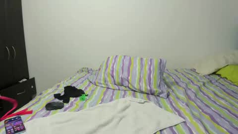 Snapshot of priscilasmiith25 chatting on 19, 2, 2025 PriscilaSmiith online show from 19, 2, 2025