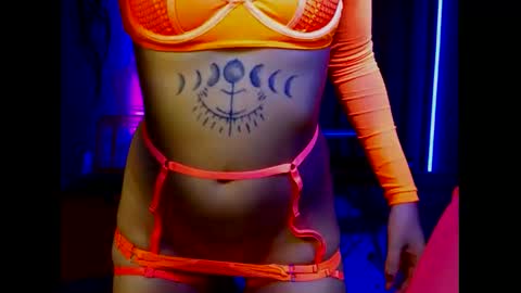 Lua Sekmet online show from 15, 11, 2025