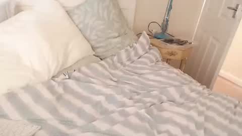 silk and satin beermonster online show from 9, 10, 2025