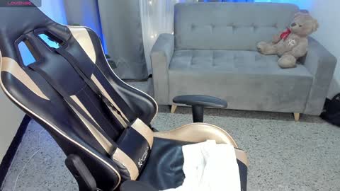    INDEPENDENT MODEL online show from 27, 12, 2024