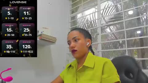 Snapshot of psique_naughty2 chatting on 10, 2, 2025 psique_naughty2 online show from 10, 2, 2025