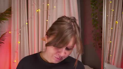 Snapshot of pure_dirt chatting on 15, 2, 2026 constant schedule Wednesday Friday Saturday Sunday The Rosemarie online show from 15, 2, 2026