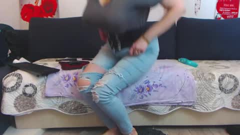 Snapshot of pure_seduce_wow chatting on 6, 4, 2026 Goldie online show from 6, 4, 2026