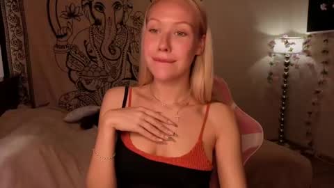 Snapshot of pureeangel chatting on 2, 7, 2026 Megan online show from 2, 7, 2026