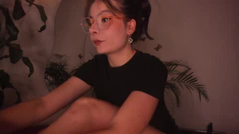 Snapshot of purple_opal chatting on 28, 5, 2026 Vero online from Tuesday to Sunday online show from 28, 5, 2026