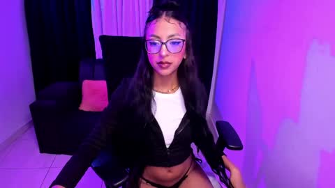 MEGANNNN online show from 17, 4, 2026