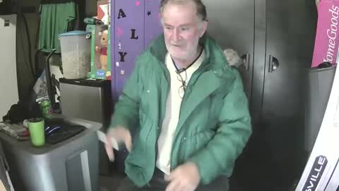 Snapshot of pussy_licker0127 chatting on 12, 12, 2024 Mark online show from 12, 12, 2024