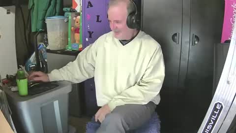 Snapshot of pussy_licker0127 chatting on 13, 12, 2024 Mark online show from 13, 12, 2024