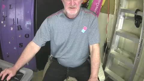 Snapshot of pussy_licker0127 chatting on 4, 3, 2025 Mark online show from 4, 3, 2025