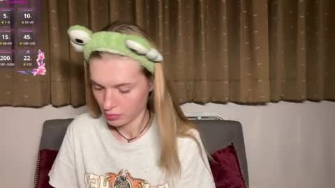Snapshot of pussymoneywet chatting on 22, 6, 2026 Lina online show from 22, 6, 2026