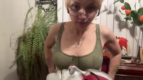 Snapshot of pvnkpixie chatting on 9, 9, 2025 pvnkpixie online show from 9, 9, 2025