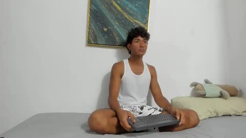 Snapshot of pyke_cum chatting on 2, 3, 2025 pyke_cum online show from 2, 3, 2025