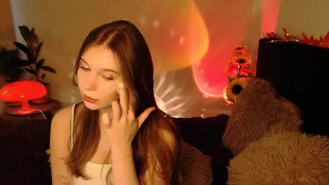 Snapshot of qt_nymph chatting on 11, 11, 2025 Ariel online show from 11, 11, 2025