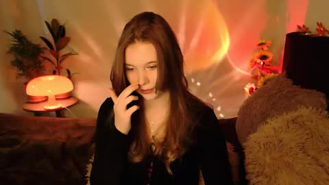 Snapshot of qt_nymph chatting on 14, 11, 2025 Ariel online show from 14, 11, 2025