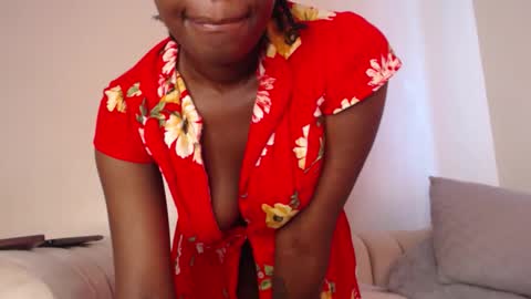 Snapshot of quaine_ryleighn chatting on 10, 10, 2025 RYLEIGHN online show from 10, 10, 2025
