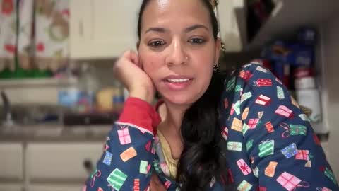 Snapshot of queen69138 chatting on 13, 11, 2025 queen69138 online show from 13, 11, 2025