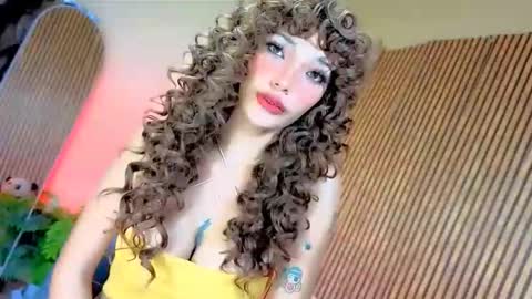 Snapshot of queen_avah chatting on 27, 10, 2025 Avah online show from 27, 10, 2025