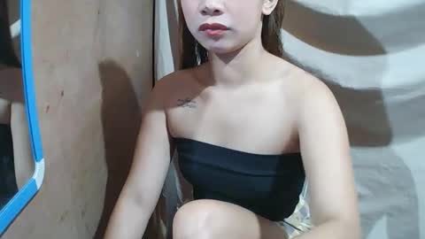 Snapshot of queen_hotmom chatting on 6, 3, 2025 queen online show from 6, 3, 2025