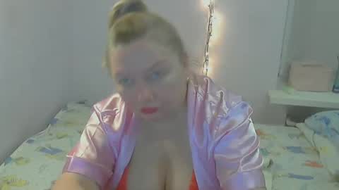 Snapshot of queen_jane8 chatting on 18, 12, 2024 queen_jane8 online show from 18, 12, 2024