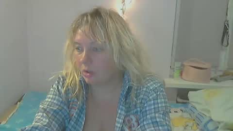 Snapshot of queen_jane8 chatting on 15, 2, 2025 queen_jane8 online show from 15, 2, 2025