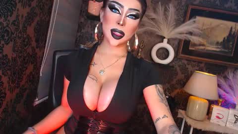 Snapshot of queen_mirahh chatting on 9, 10, 2025 queen mira maria shantal online show from 9, 10, 2025