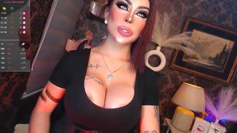 Snapshot of queen_mirahh chatting on 12, 10, 2025 queen mira maria shantal online show from 12, 10, 2025