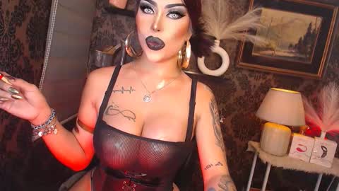 Snapshot of queen_mirahh chatting on 12, 10, 2025 queen mira maria shantal online show from 12, 10, 2025