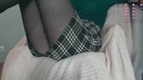 Snapshot of queen_nylon chatting on 12, 11, 2025 Carly online show from 12, 11, 2025