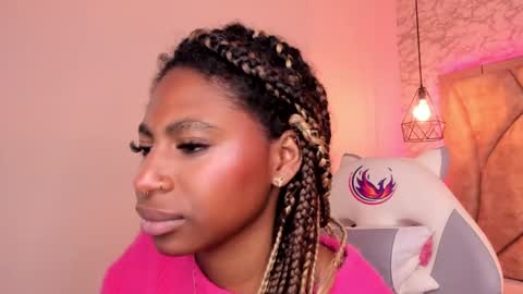 Snapshot of queen_perla_ chatting on 27, 1, 2025 online show from 27, 1, 2025