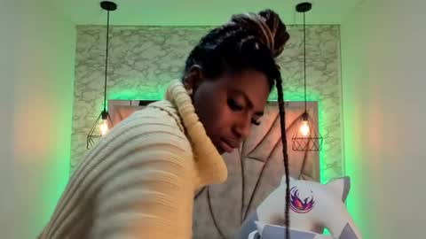 Snapshot of queen_perla_ chatting on 31, 1, 2025 online show from 31, 1, 2025