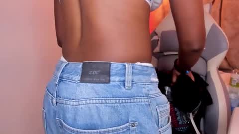 Snapshot of queen_perla_ chatting on 7, 2, 2025 online show from 7, 2, 2025