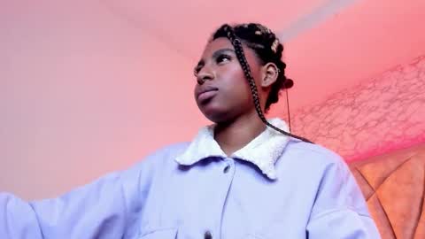 Snapshot of queen_perla_ chatting on 8, 2, 2025 online show from 8, 2, 2025