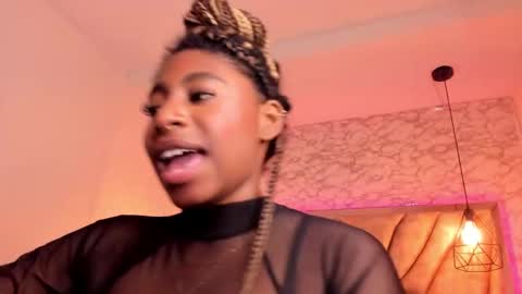 Snapshot of queen_perla_ chatting on 9, 2, 2025 online show from 9, 2, 2025