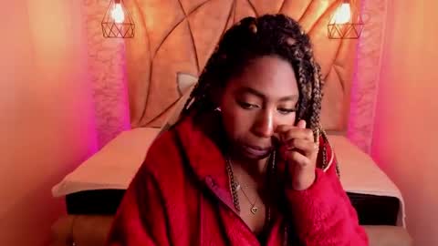 Snapshot of queen_perla_ chatting on 11, 2, 2025 online show from 11, 2, 2025