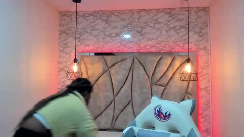 Snapshot of queen_perla_ chatting on 22, 2, 2025 online show from 22, 2, 2025