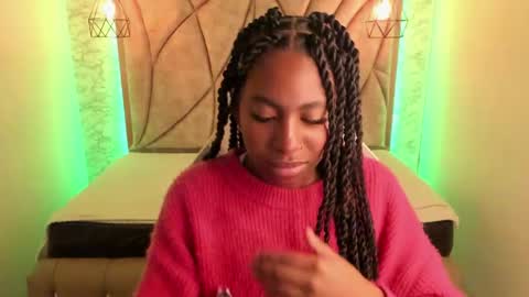 Snapshot of queen_perla_ chatting on 28, 2, 2025 online show from 28, 2, 2025