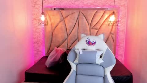 Snapshot of queen_perla_ chatting on 4, 3, 2025 online show from 4, 3, 2025