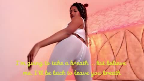 Snapshot of queen_perla_ chatting on 5, 3, 2025 online show from 5, 3, 2025