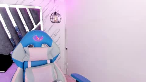 Snapshot of queen_perla_ chatting on 14, 11, 2025 online show from 14, 11, 2025