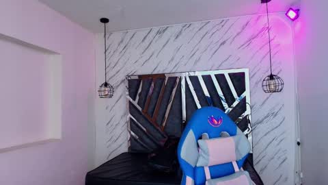 Snapshot of queen_perla_ chatting on 20, 11, 2025 online show from 20, 11, 2025