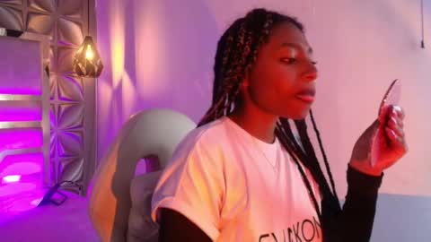 Snapshot of queen_perla_ chatting on 4, 2, 2026 online show from 4, 2, 2026