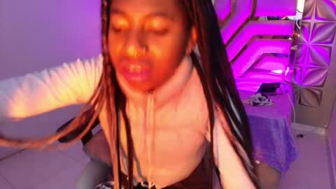 Snapshot of queen_perla_ chatting on 19, 2, 2026 online show from 19, 2, 2026