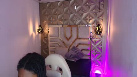 Snapshot of queen_perla_ chatting on 21, 2, 2026 online show from 21, 2, 2026