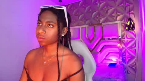 Snapshot of queen_perla_ chatting on 1, 3, 2026 online show from 1, 3, 2026