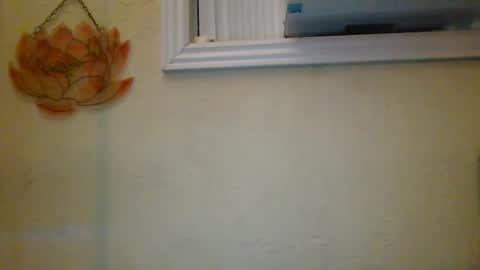 Snapshot of queencrimsonlvx chatting on 22, 4, 2026 queencrimsonlvx online show from 22, 4, 2026