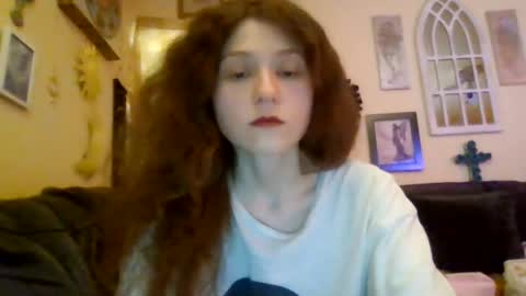 Snapshot of queencrimsonlvx chatting on 21, 7, 2026 queencrimsonlvx online show from 21, 7, 2026