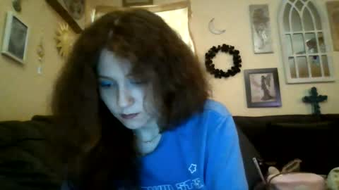Snapshot of queencrimsonlvx chatting on 25, 7, 2026 queencrimsonlvx online show from 25, 7, 2026